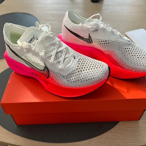 Nike ZoomX Vaporfly Next% 3 - str 39