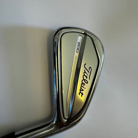 Titleist T200, 2er jern med Ad tour stiff skaft