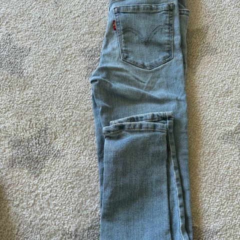 Levis reg 7