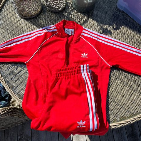 Adidas tracksuit str S