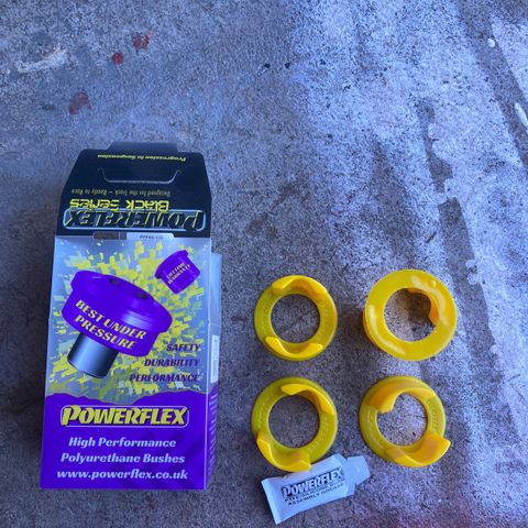 Powerflex foringer for motorramme