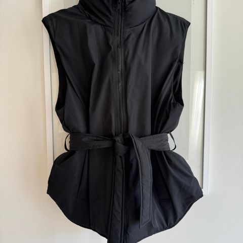 ZARA SORT VEST