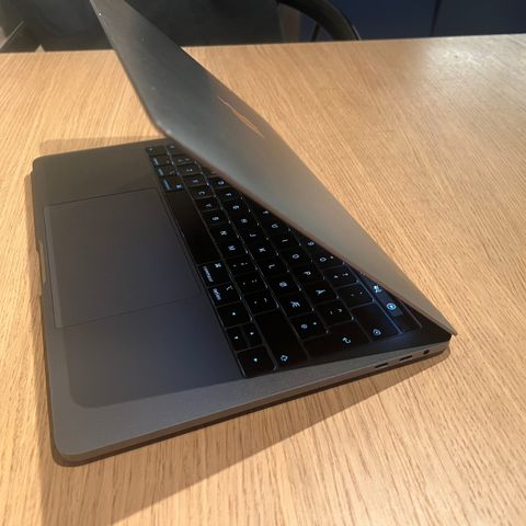 MacBook Pro 13-tommers 2019 Touch Bar 256GB