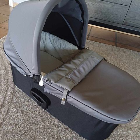 Baby jogger deluxe pram