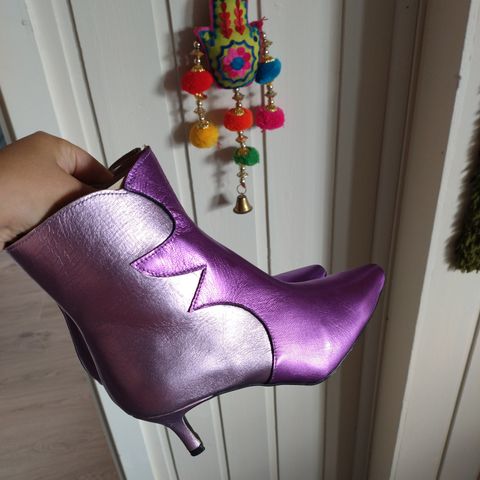 Lilla metallic kittenheel støvletter boots i skinn - str 36