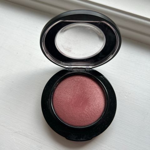 MAC gentle mineral blush