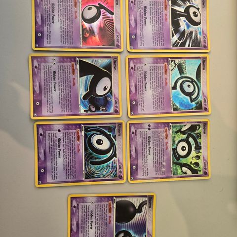 Unown pokemonkort selges