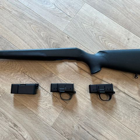 Blaser R8 Prof med låskasse og 2 magasinhus/avtrekk