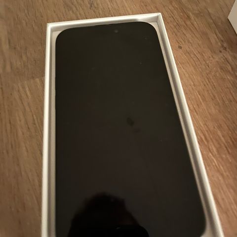 iPhone 15 - 128gb - svart