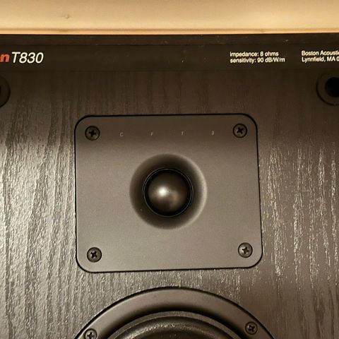 Boston Acoustics T830