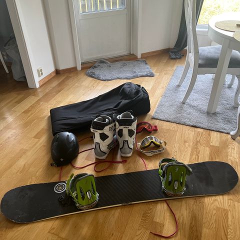 Snowboard pakke selges!