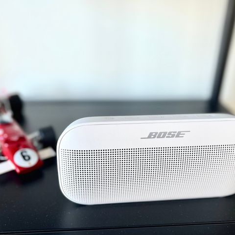 Bose SoundLink Flex trådløs bærbar høyttaler (white smoke)