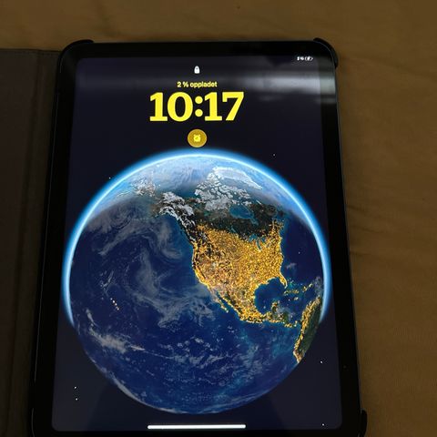iPad 10 generasjon 64 gb wifi selges som ny. Er helt 100% strøken.