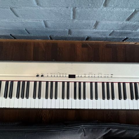 Roland Digitalt Piano FP-3 med Roland Cube Monitor CM-30