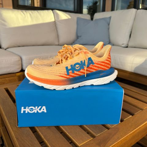 Ubrukte Hoka Mach 5 Ivor (42)