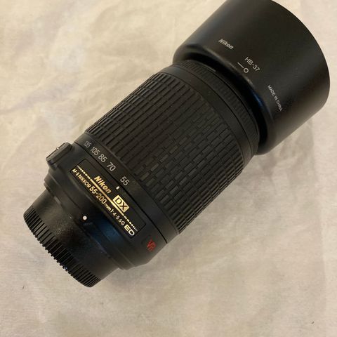 Nikkor AF-S DX VR 55-200mm f/4-5.6G IF-ED objektiv