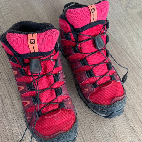 Salomon tursko str 32