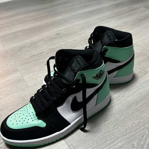 Jordan 1 High "Green Glow"