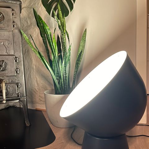 Ola Wihlborg IKEA lampe (mørkeblå)