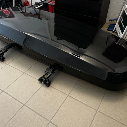 Packline NX Premium XLT med Thule wingbar - Audi e-tron SB