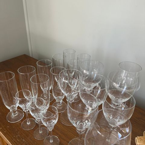 Diverse vinglass og champagne glass