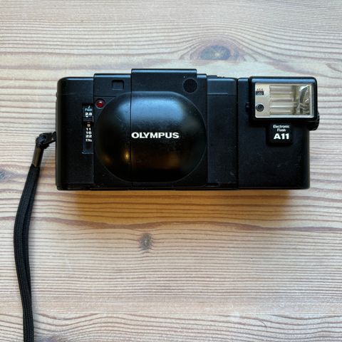 Olympus XA + A11 flash