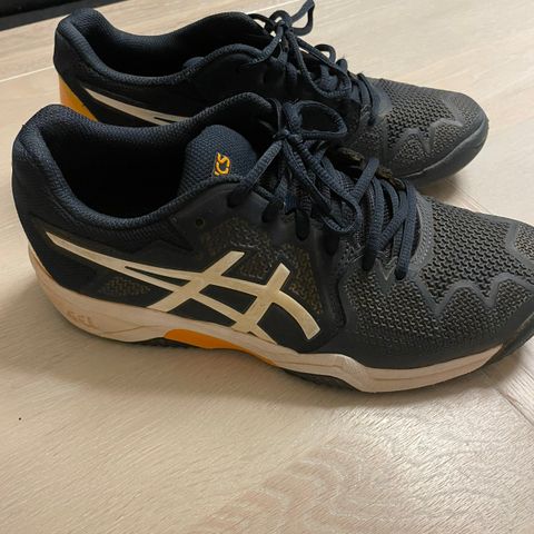 Asics tennissko str 39,5