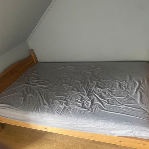 Double Bed + Mattress for Sale - only 400 NOK