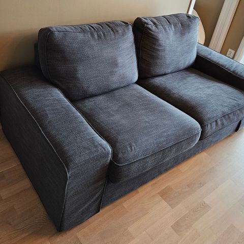 Pent brukt 2-seter sofa (må hentes)