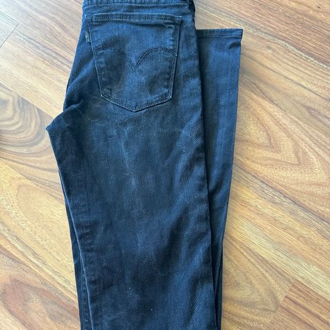 Levis slim jeans str 26/32