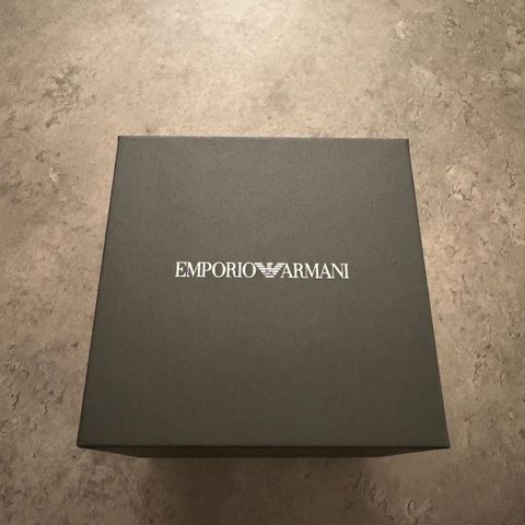 Emporio Armani klokke til salg