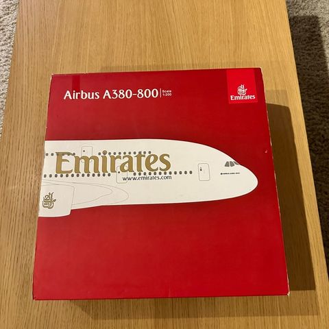 A380-800 emirates 1:200