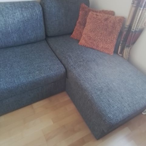 sove sofa brukt  noen monaden nesten ny til selge