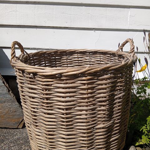 Vakker, STOR kurv med hanker - 40 cm høy/ 50 cm diameter🌿