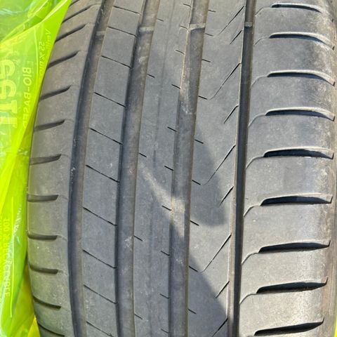 3 stk Pirelli Scorpion 255 / 45 R19, + 1 som er lappet