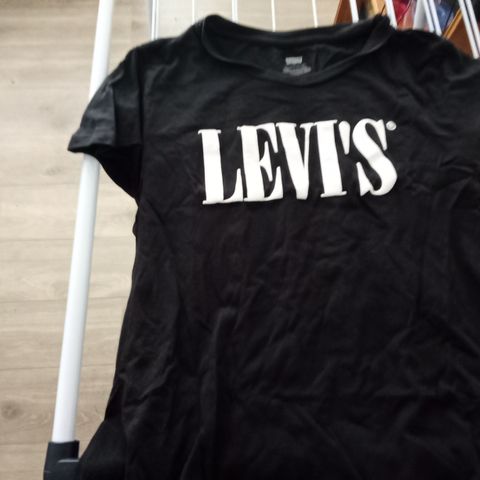 Levis shirt