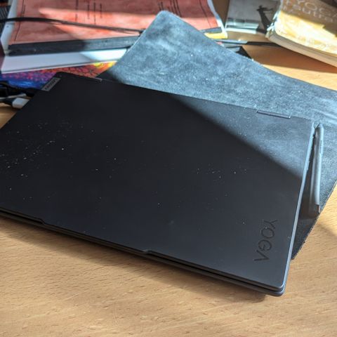 selger min 2023 lenovo yoga 7