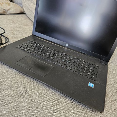 HP pc Windows 11 Home 17" skjerm