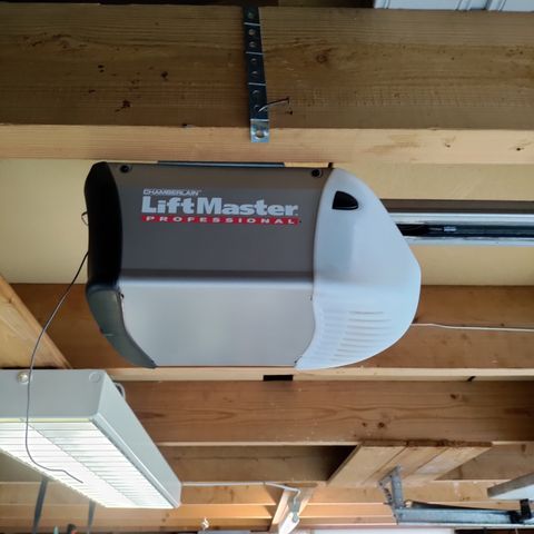 Liftmaster Garasjeportåpner (Reservert)