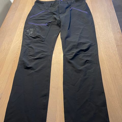 Bergans fjellbukse Brekketind ladypant str. M kr. 600,-