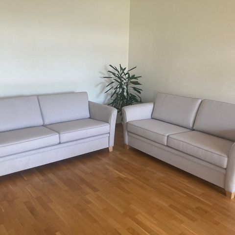 2 stk Hjelmeland sofa.