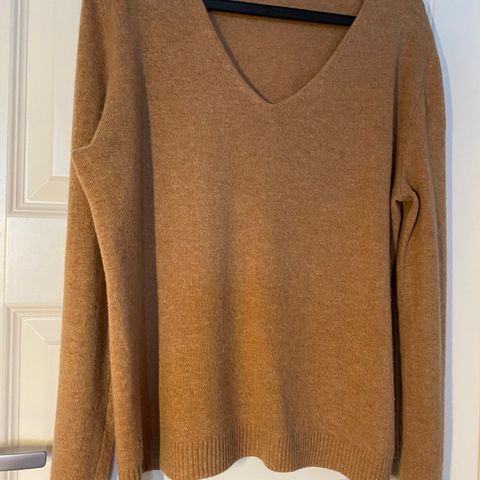 Kasjmir 100% (ull, cashmere), XL, kamel klassisk farge og modell.