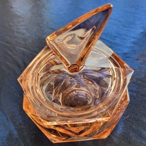 Smykkeskrin m/ lokk i rosa pressglass vintage