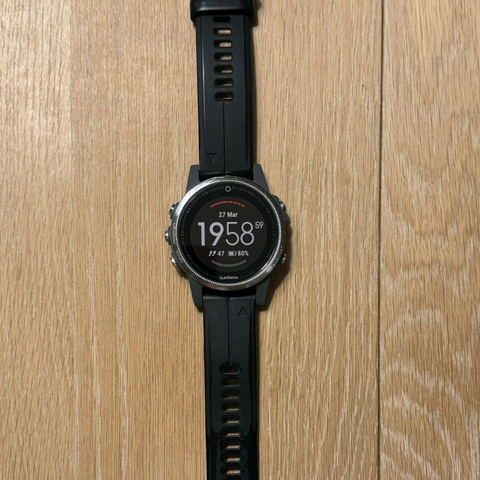 Garmin Fenix 5s Multitreningsklokke