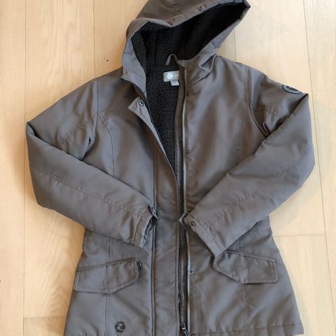 Fôret ridejakke / parka str. 36