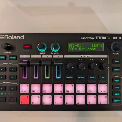 Roland MC-101 Groovebox