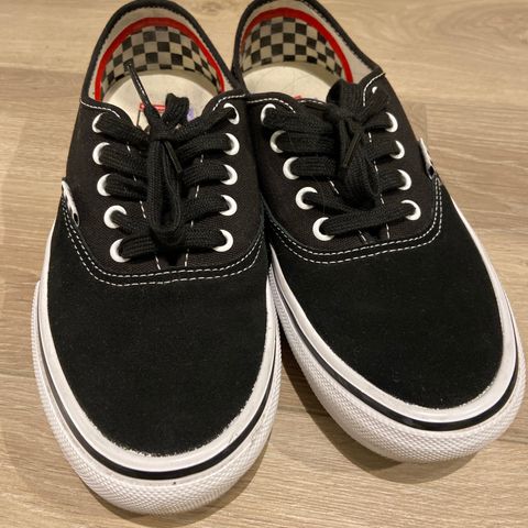 Lite brukt Vans, str. 40