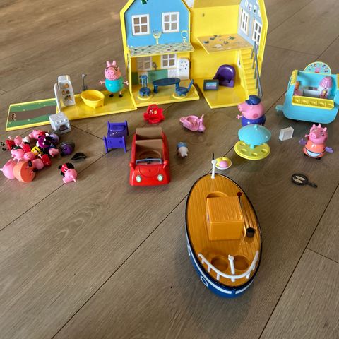 Peppa Gris hus, båt, bil og iskremkiosk