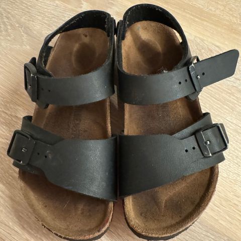 Svarte Birkenstock til barn str 28