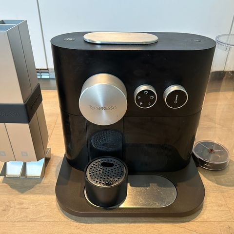 Nespresso Expert og kapselholder